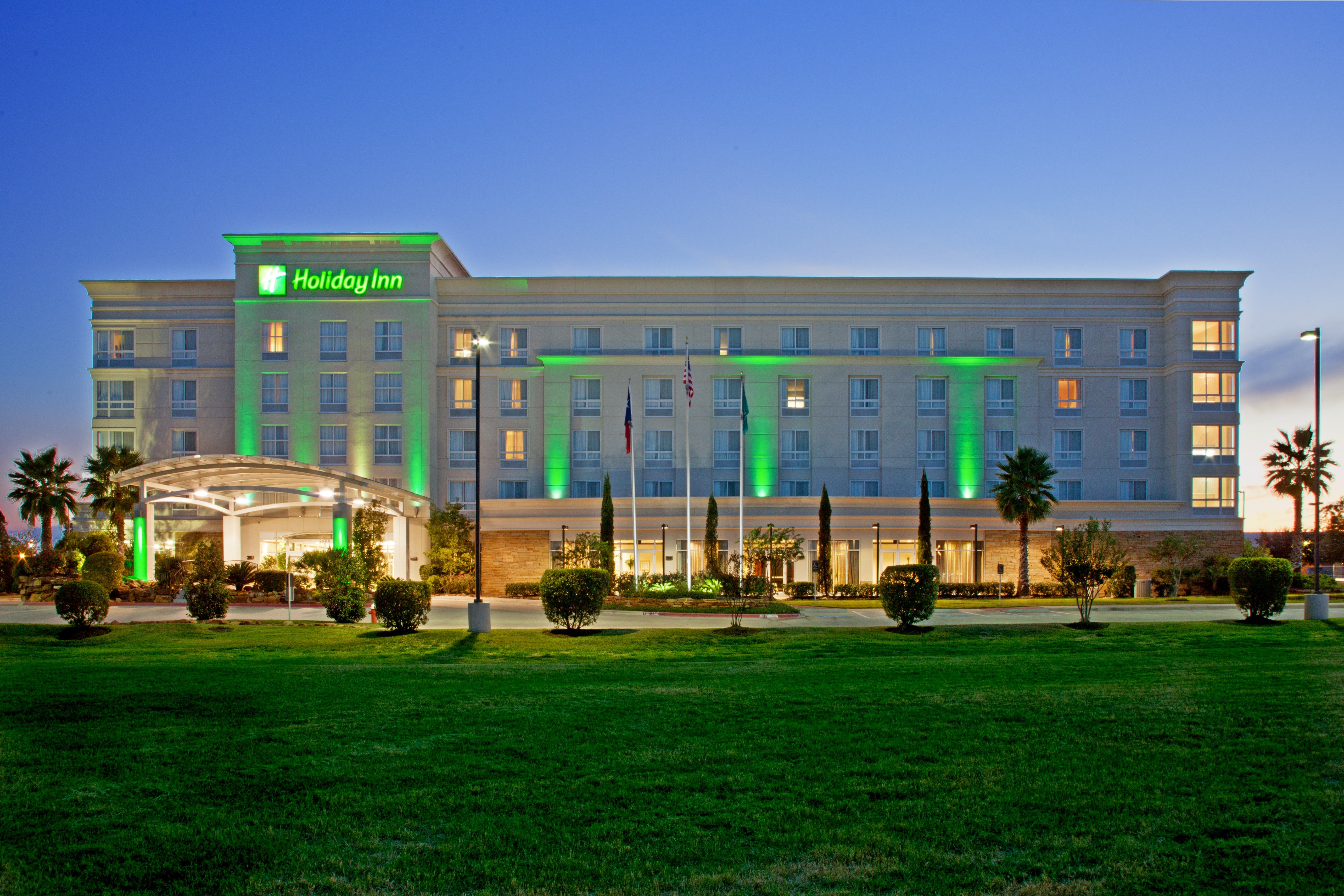Holiday Inn Hotel & Suites