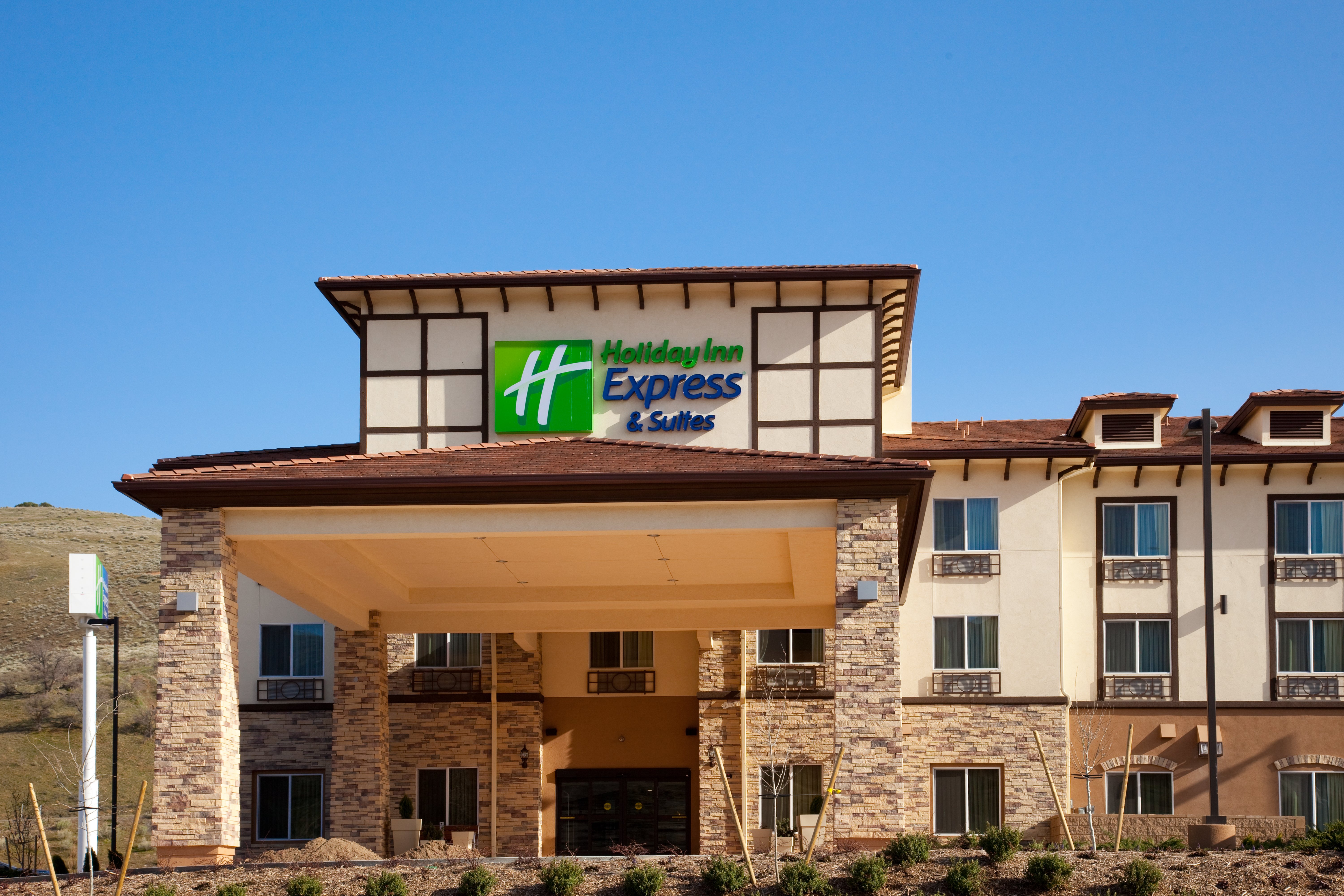 Holiday Inn Express Hotel & Suites