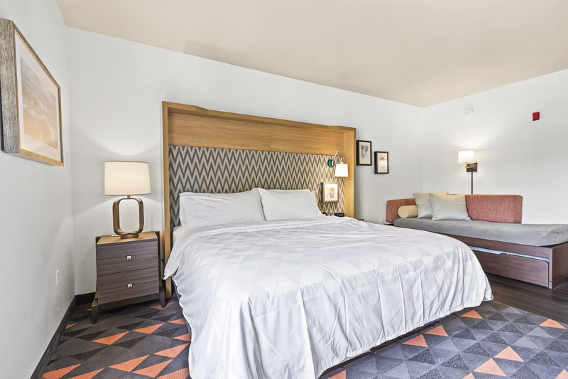 Holiday Inn St. Petersburg West