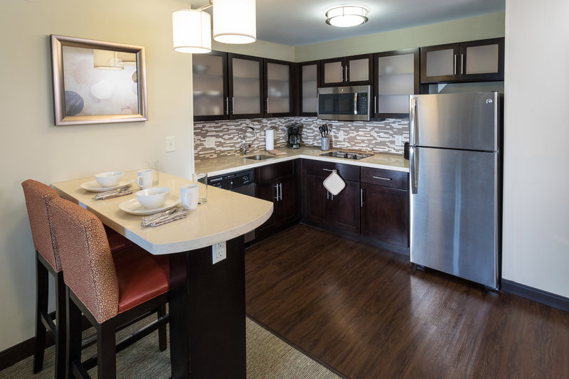 1 BDRM SUITE 1 KING NONSMOKE