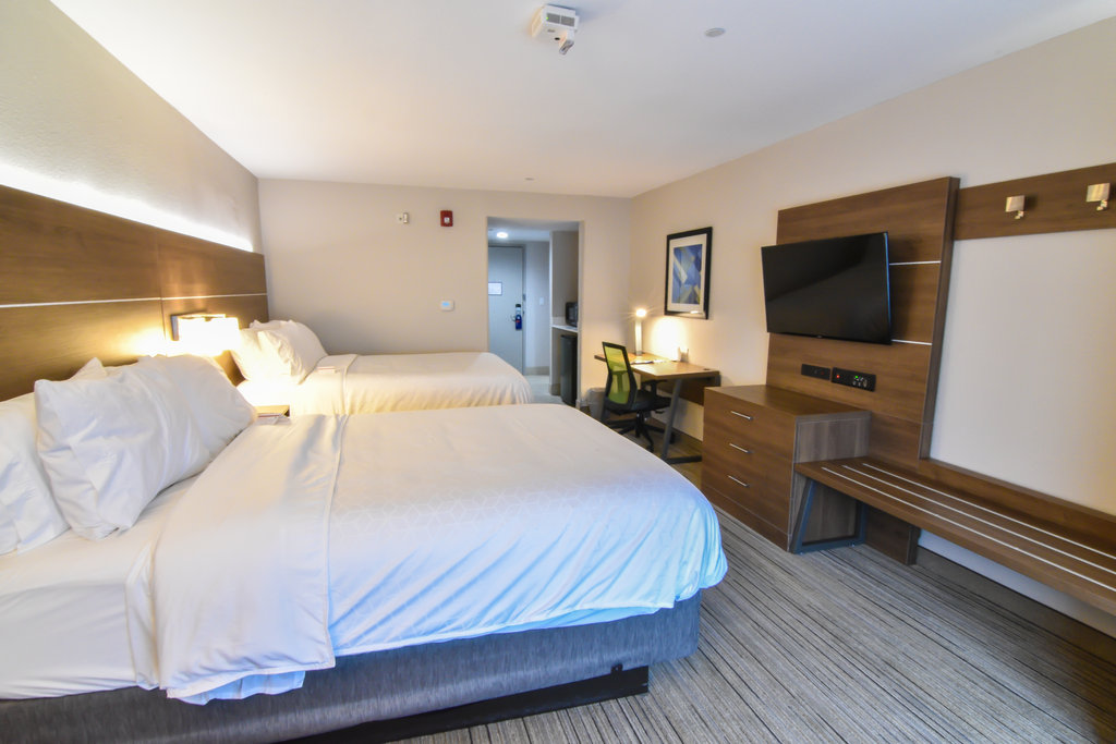 Holiday Inn Express & Suites INDIANAPOLIS NORTHWEST Room Type - 2 Queen Standard