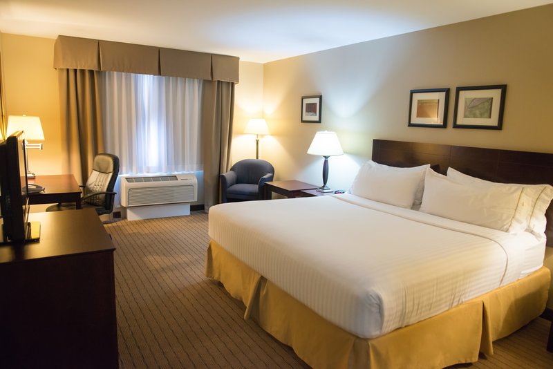 HOLIDAY INN EXP DEVILS LAKE