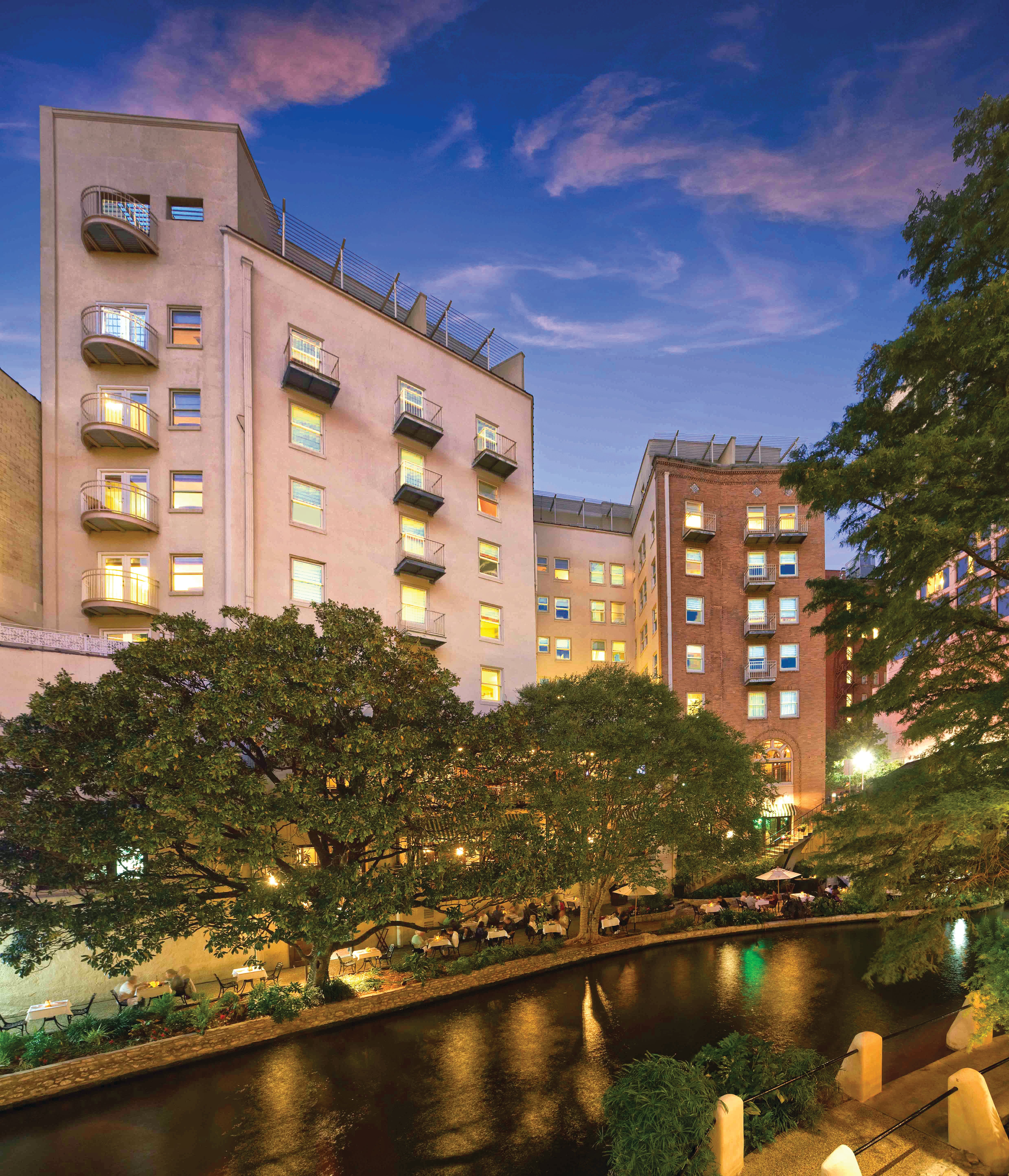 Wyndham Riverside Suites