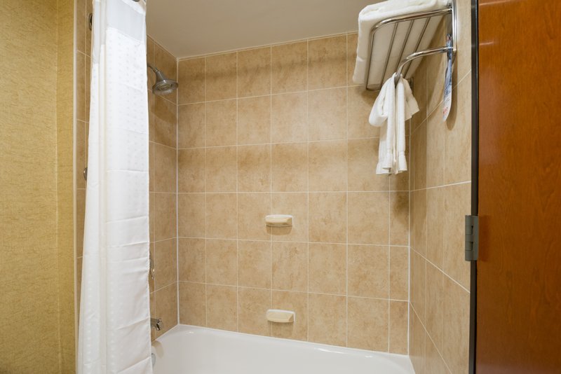 HOLIDAY INN EXP NYC CHELSEA