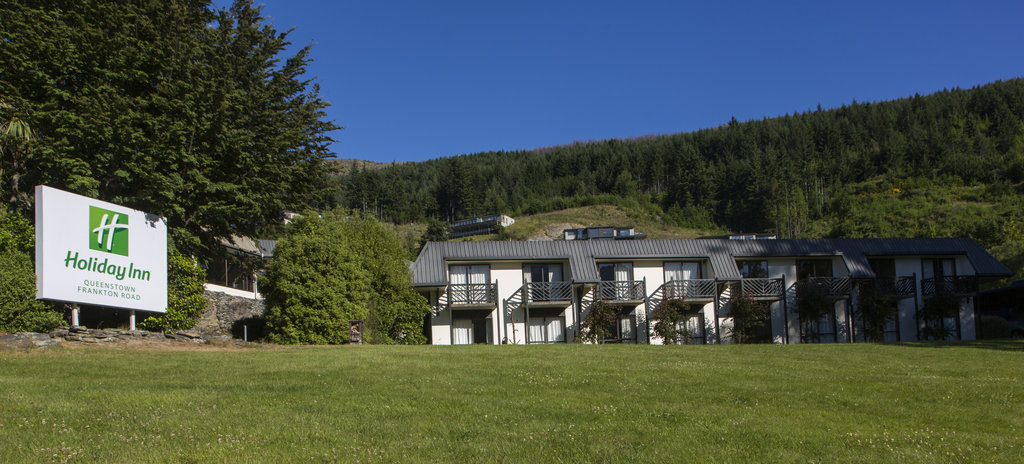 Holiday Inn Queenstown Frankton Road, an IHG Hotel - Hotel Exterior