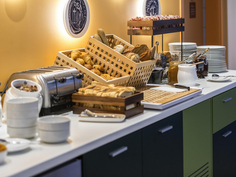 Ibis Styles Athens Routes