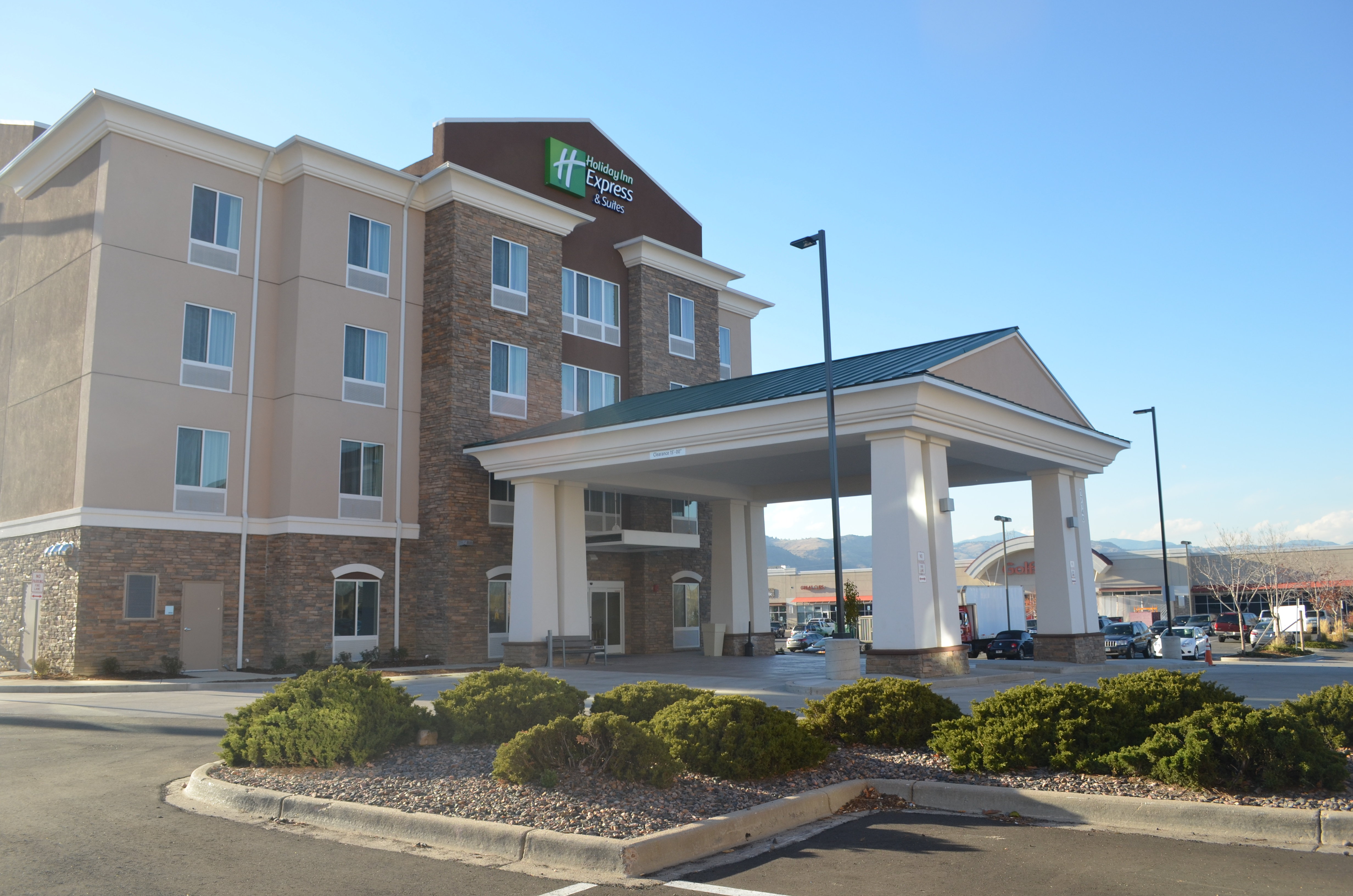 Holiday Inn Express & Suites