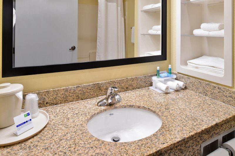 HOLIDAY INN EXPRESS CLANTON