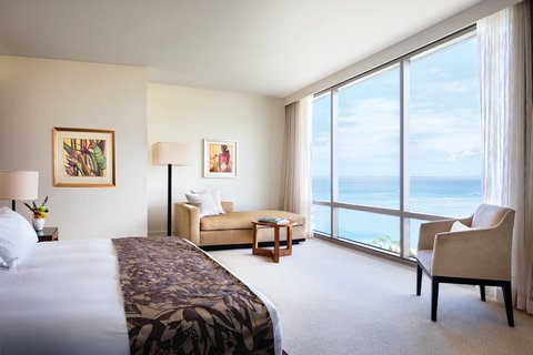 Trump Waikiki Bedroom With Flowers