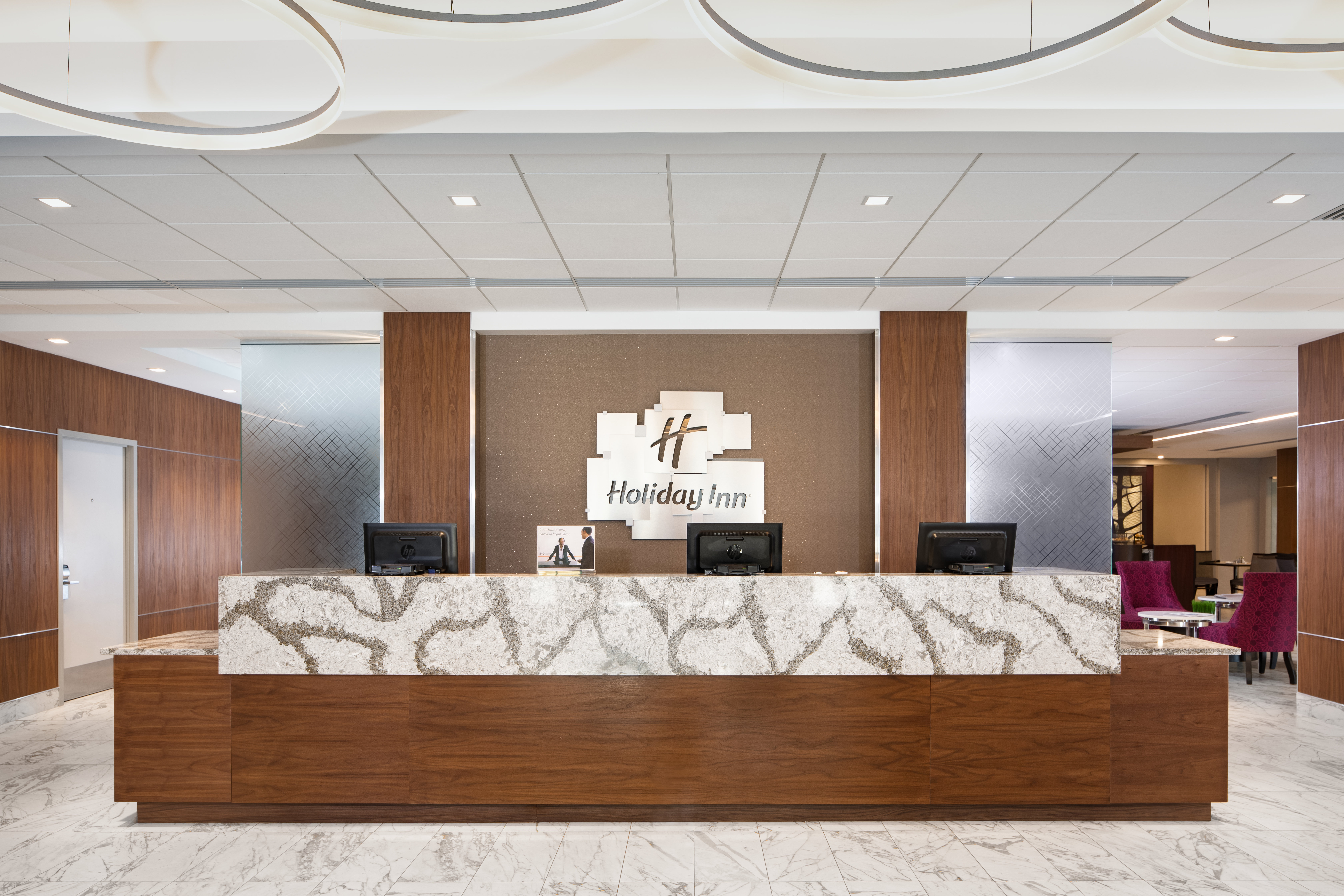 Holiday Inn Washington College Park lobby