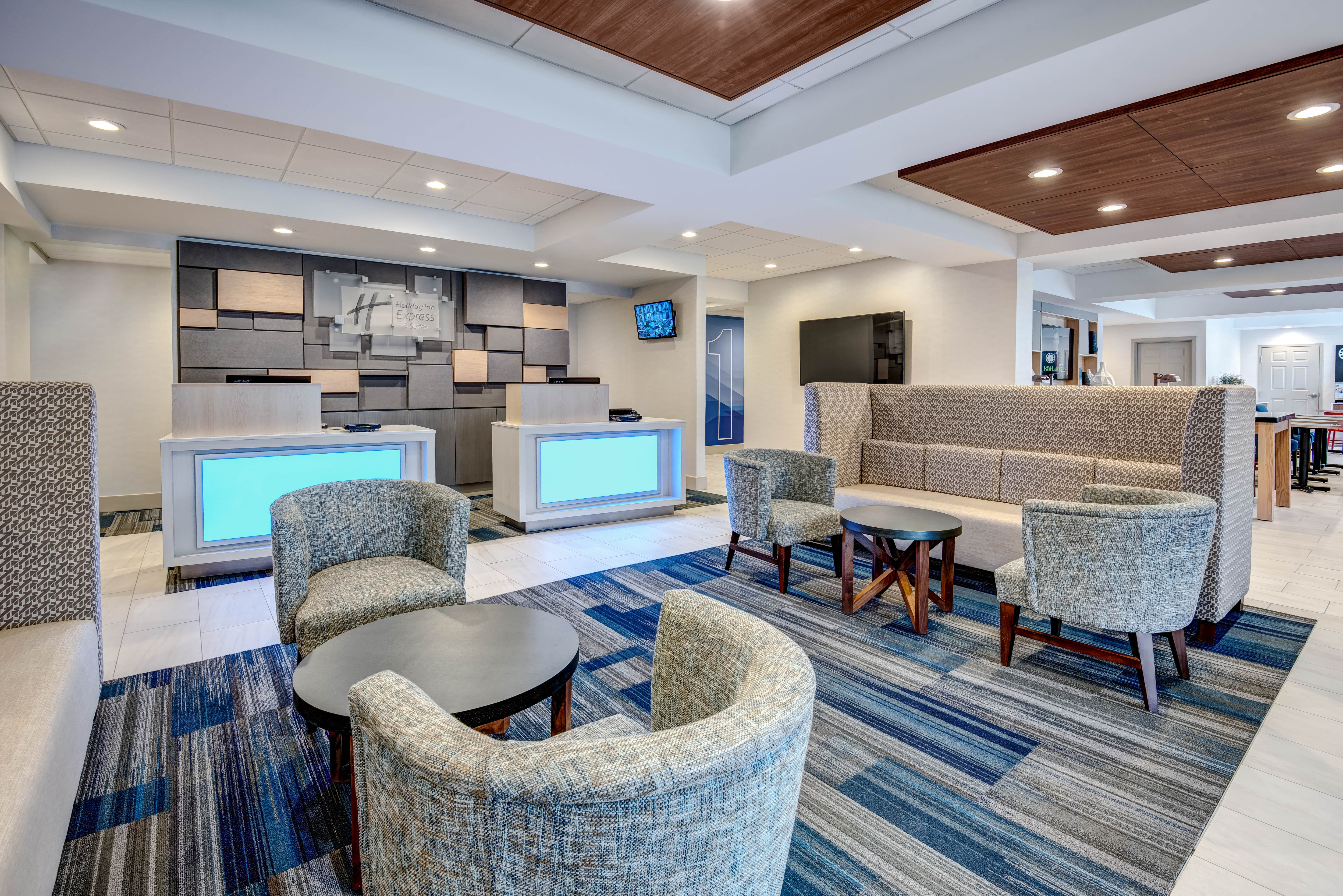 Holiday Inn Express WOODBRIDGE