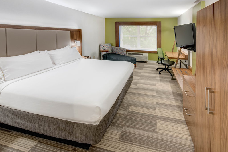 Holiday Inn Express WOODBRIDGE
