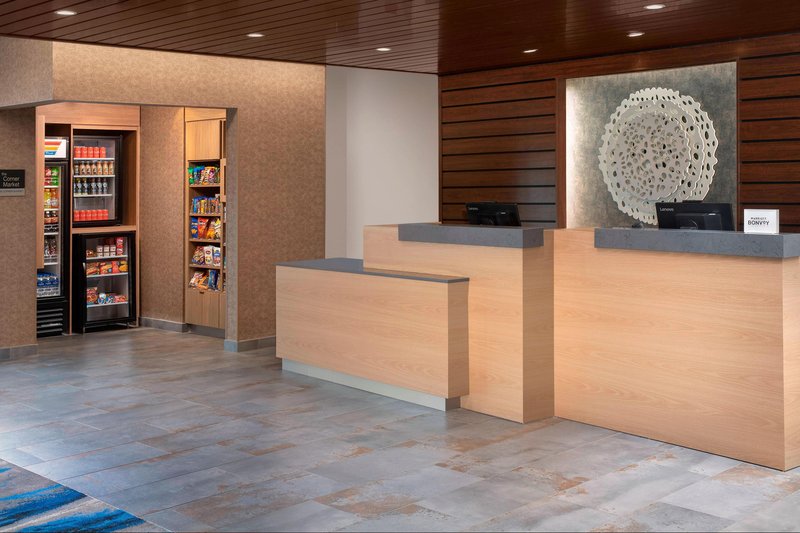 Front Desk & Market