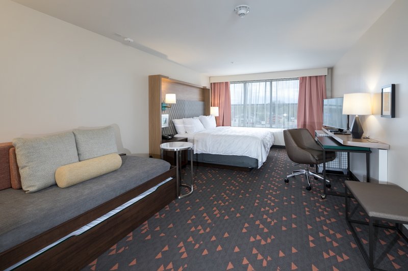 Holiday Inn Hotel and Suites Mount Pleasant