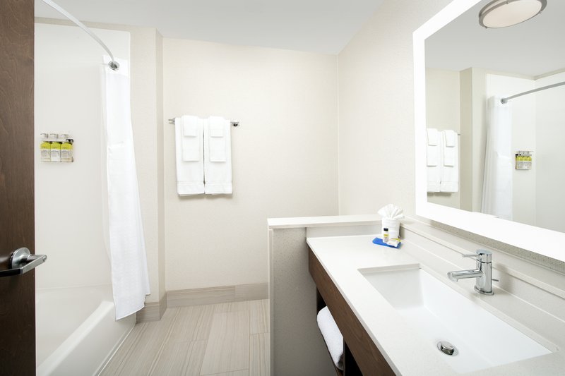 Holiday Inn Express and Suites Kingsland I-95-Naval Base Area