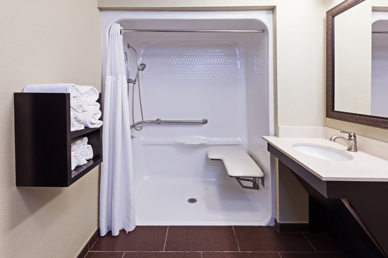 STAYBRIDGE STES WOODLAND HILLS