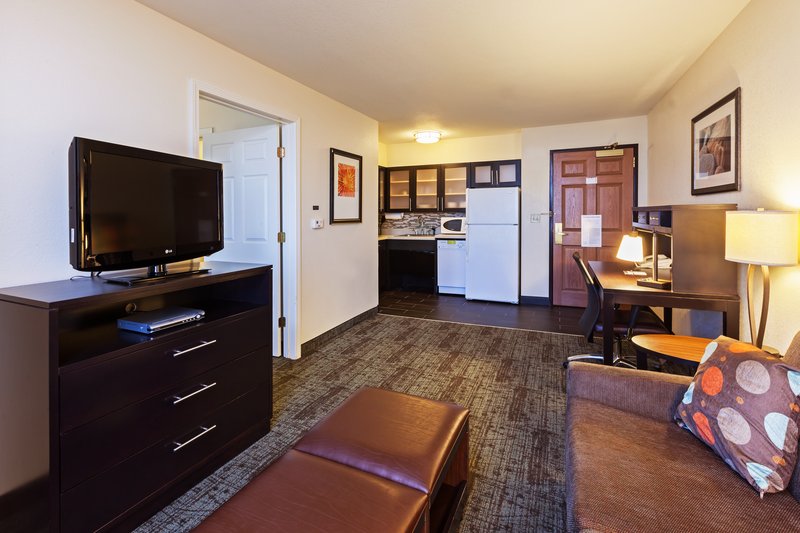 1 BEDROOM SUITE 1 KNG BED NONSMOKING