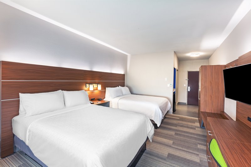 2 QUEEN BEDS NONSMOKING