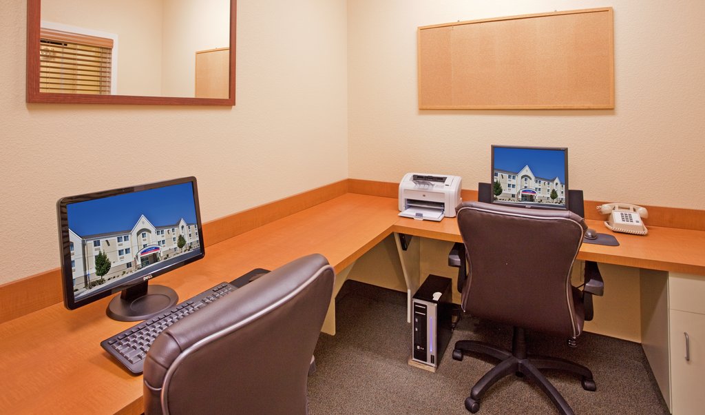 Guest computer station with printer