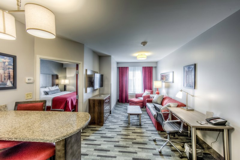 1 BDRM SUITE 1 KING NONSMOKE