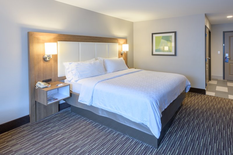 Holiday Inn Express and Suites Jamestown