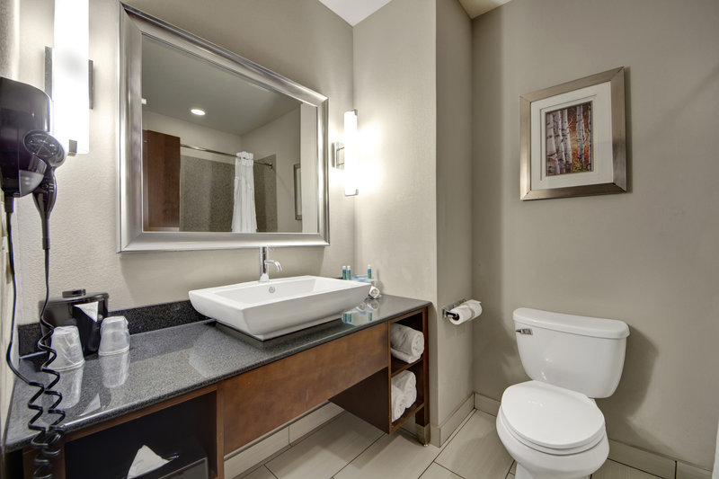 Holiday Inn Express and Suites Oklahoma City North