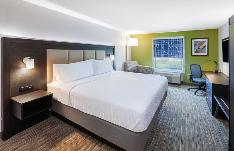 Holiday Inn Express and Suites Baton Rouge East
