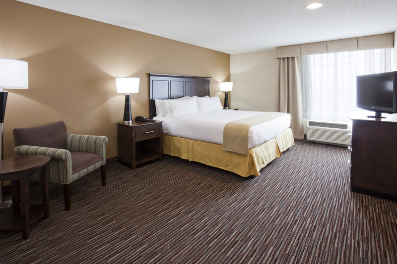 Holiday Inn Express and Suites Willmar