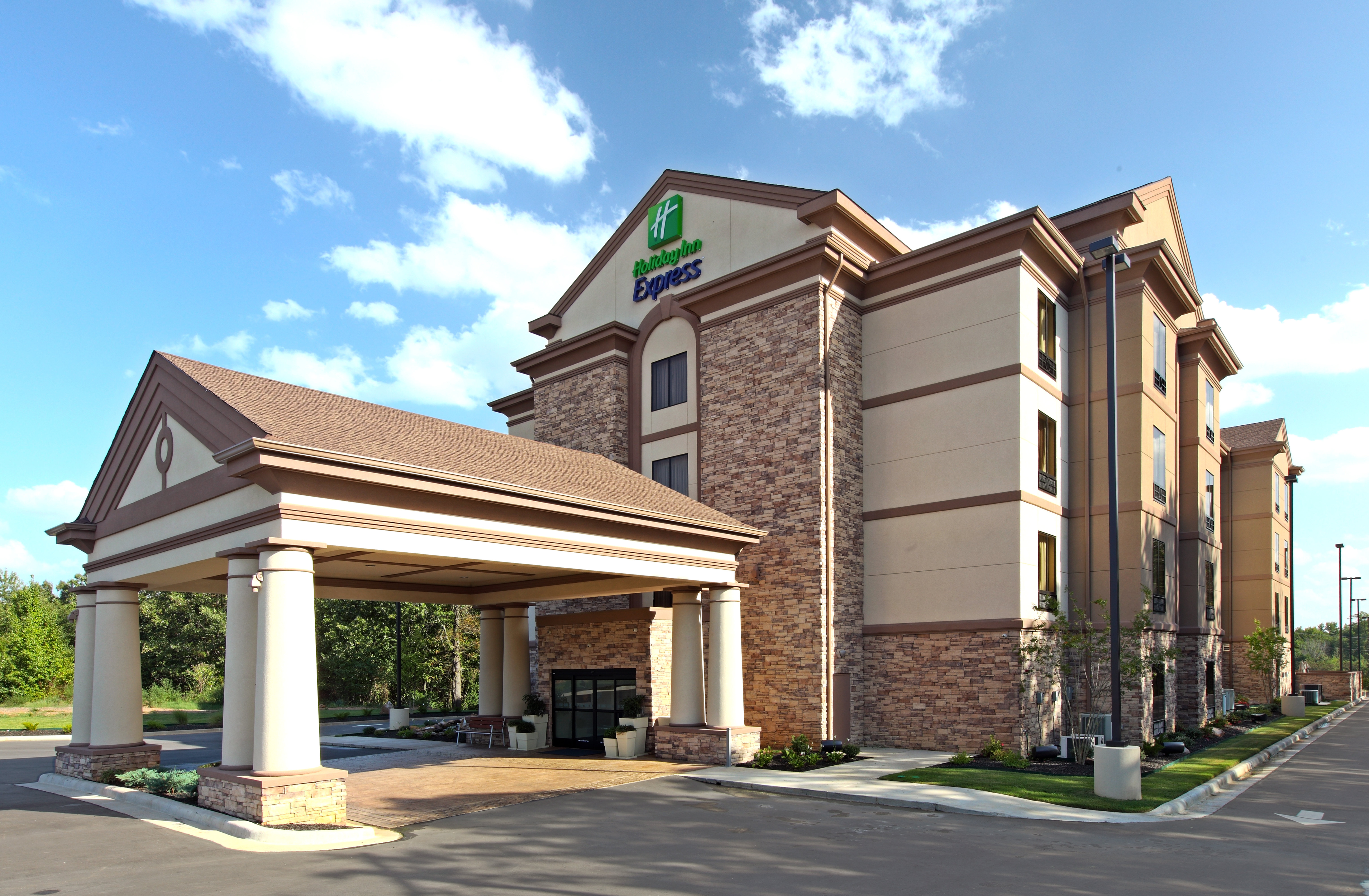 Holiday Inn Express Hotel & Sts Maumelle