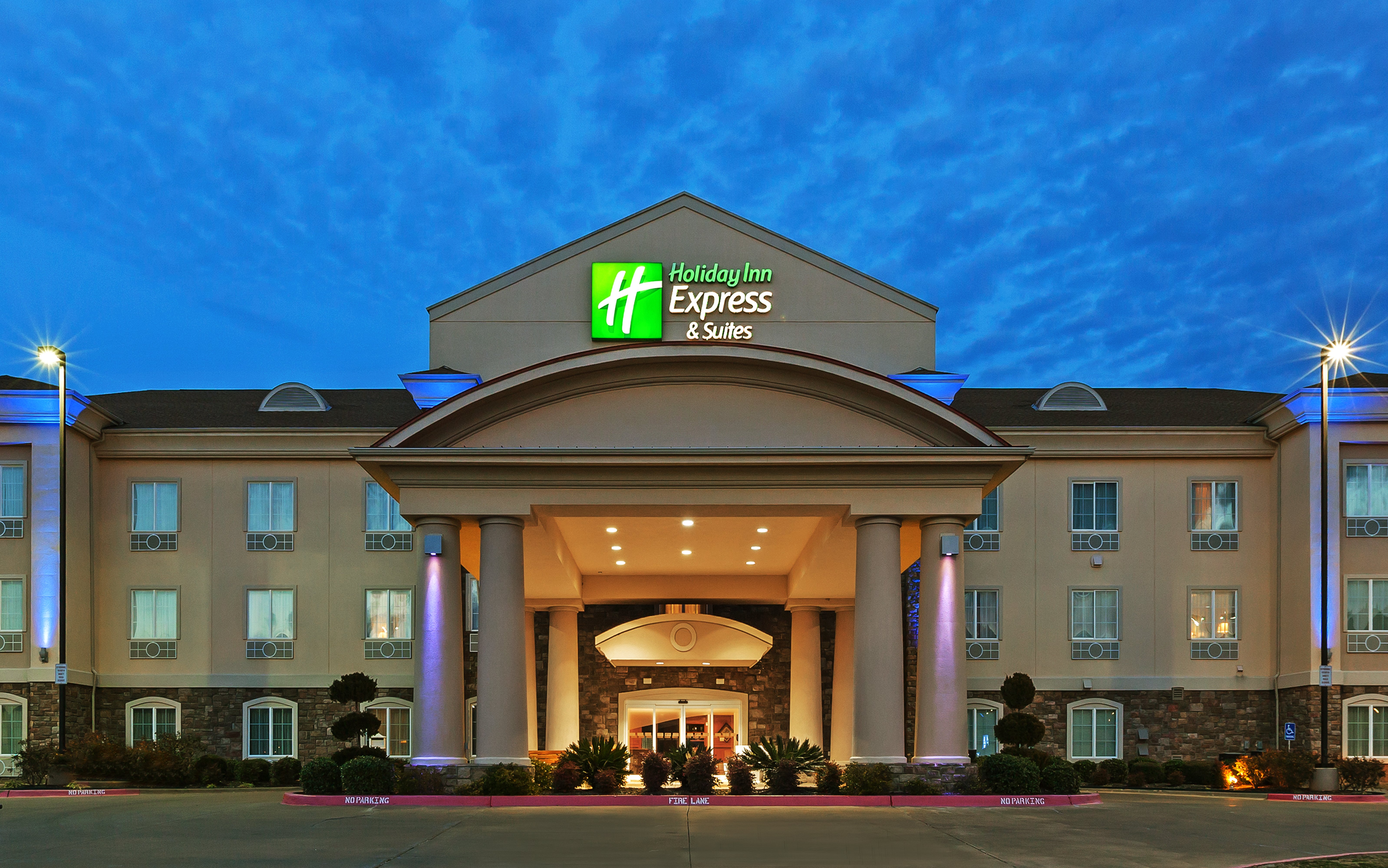 Holiday Inn Express Hotel & Suites N