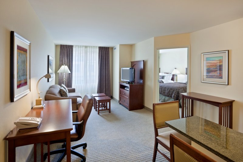 1 BEDROOM SUITE 2 QUEEN NONSMOKING