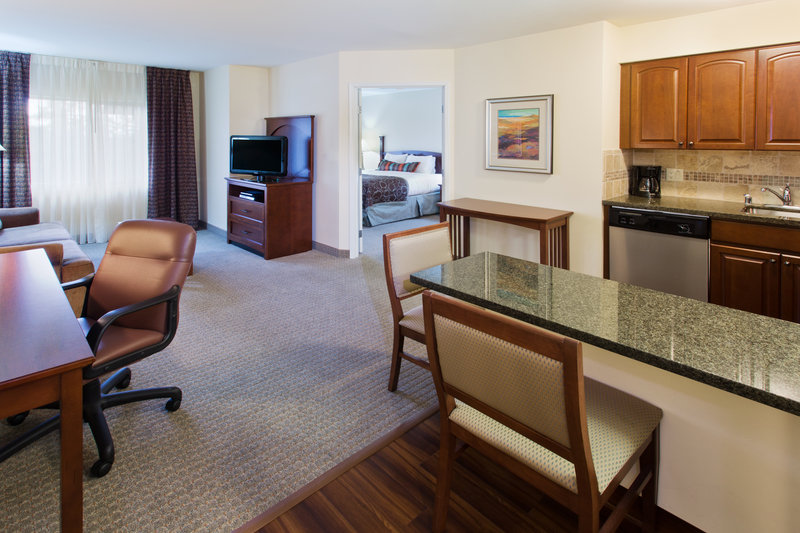 1 BDRM SUITE 1 KING NONSMOKING