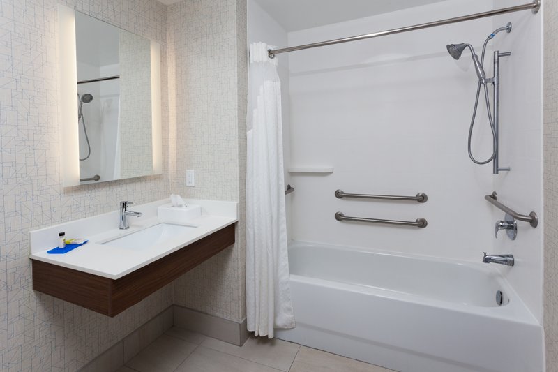 Holiday Inn Express and Suites Dothan North