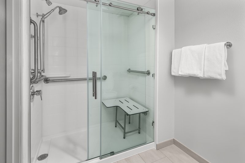 HOLIDAY INN EXP SUITES DUNCAN