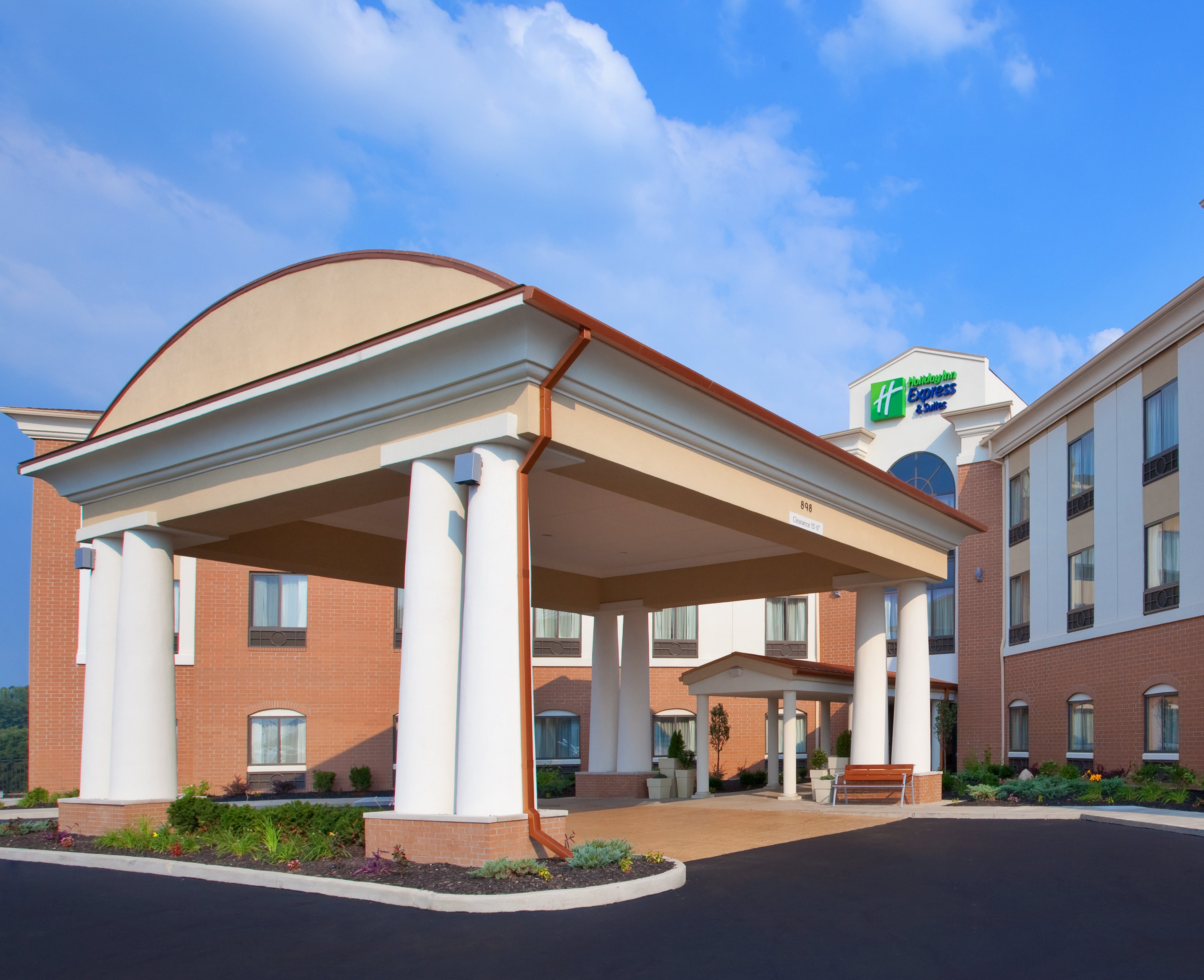 Holiday Inn Express/Stes Akron Reg Arpt