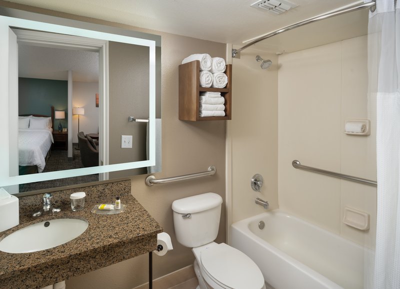 STUDIO STE 2 QN ACCESSIBLE TUB NOSMK