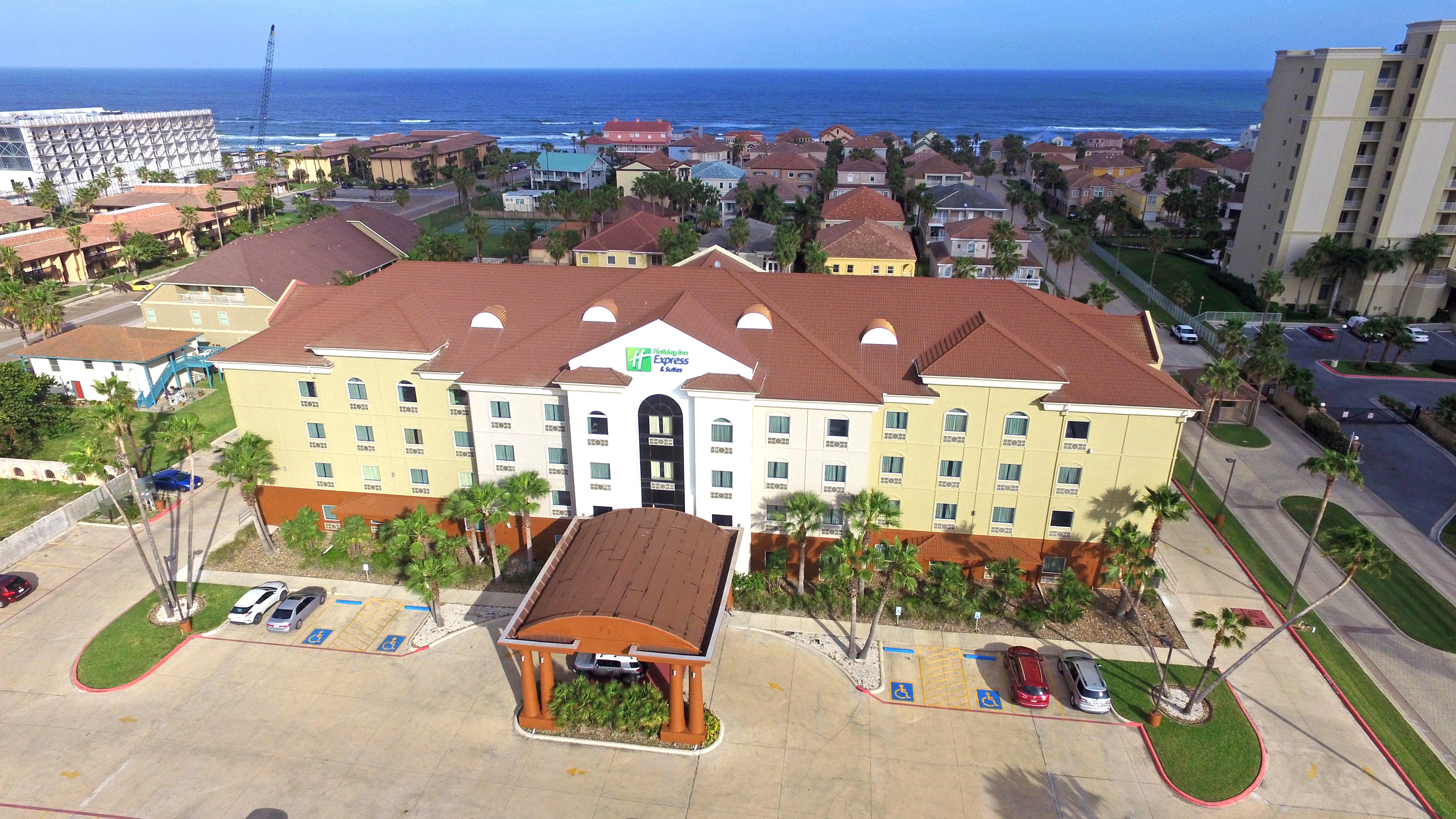 Holiday Inn Express Hotel & Suites