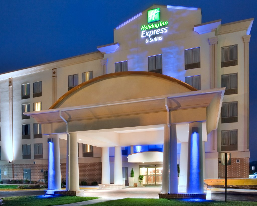 Holiday Inn Express & Suites FREDERICKSBURG, Stafford, Virginia