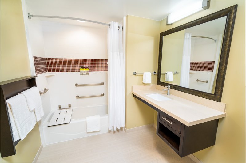 STUDIO STE 1 KNG MOBIL ACCESS TUB NOSMK