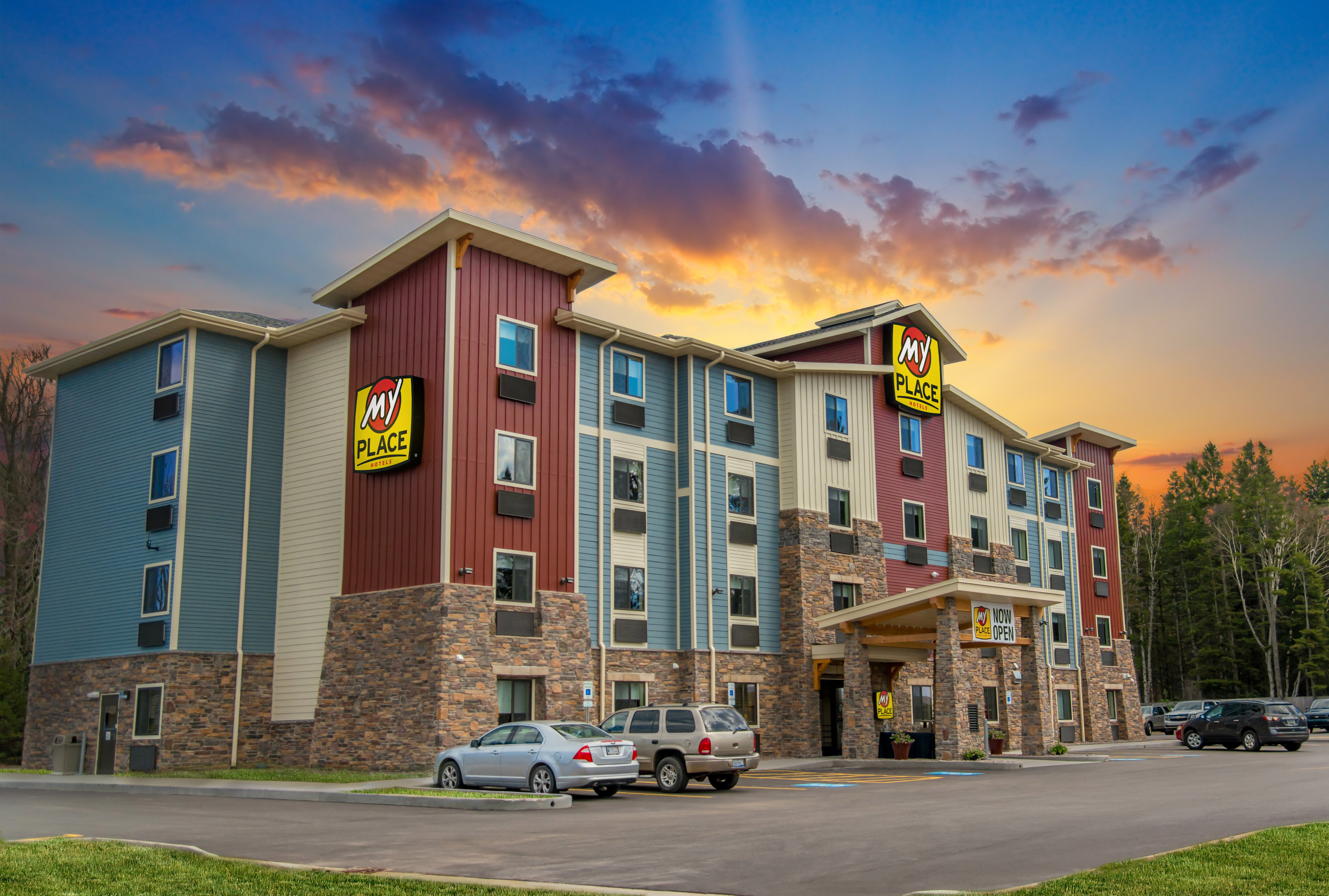 My Place Hotel-Marquette