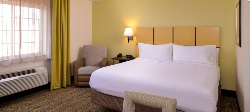 CANDLEWOOD SUITES BLOOMINGTON