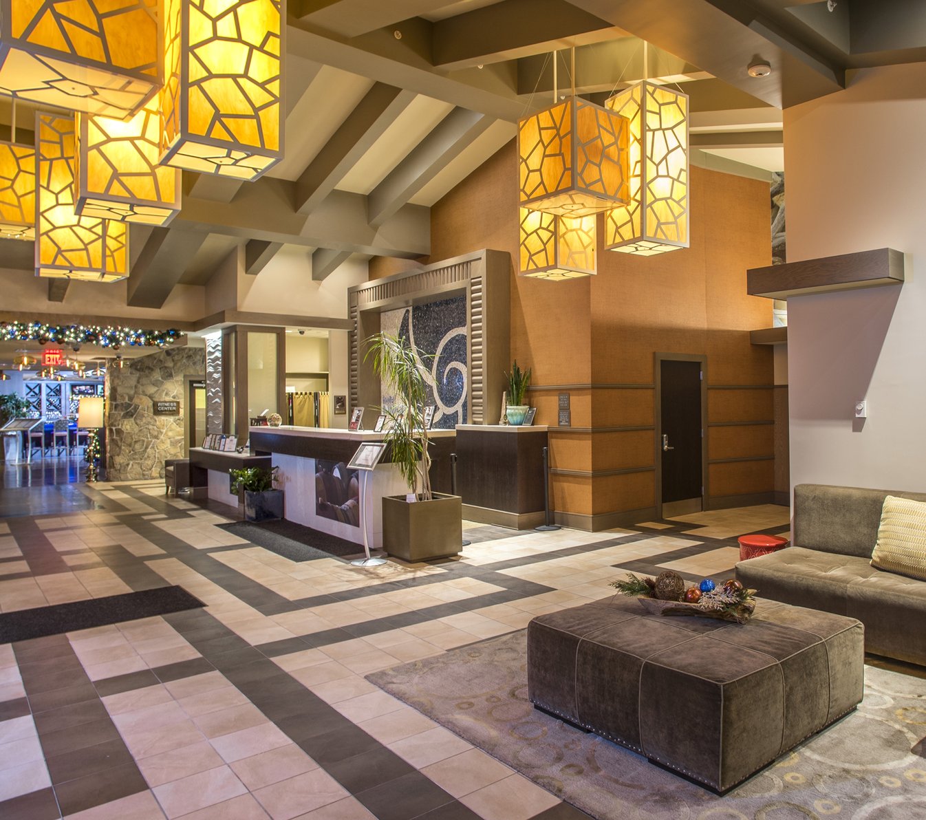 Hotel Lobby with Free Wi-Fi and entrance to Bistro72 restaurant