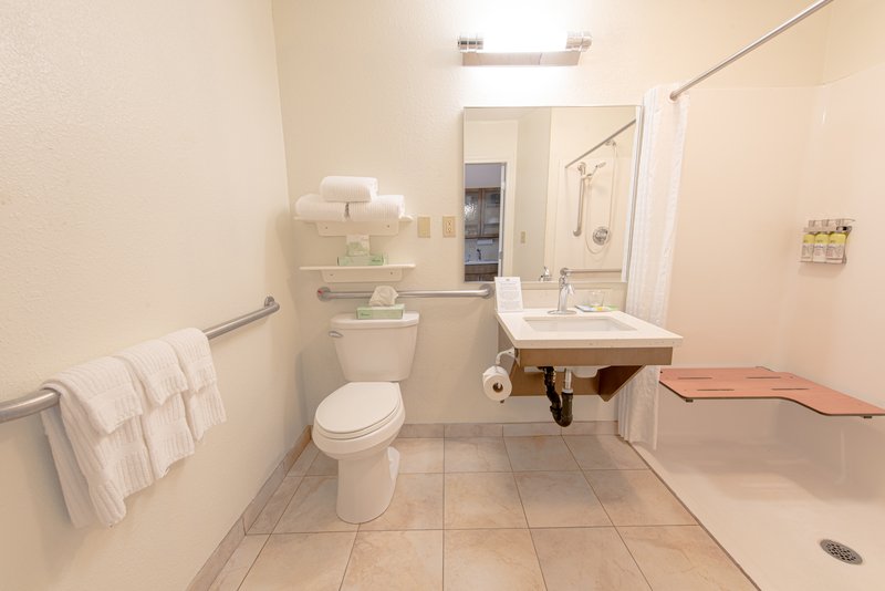 CANDLEWOOD SUITES WEST