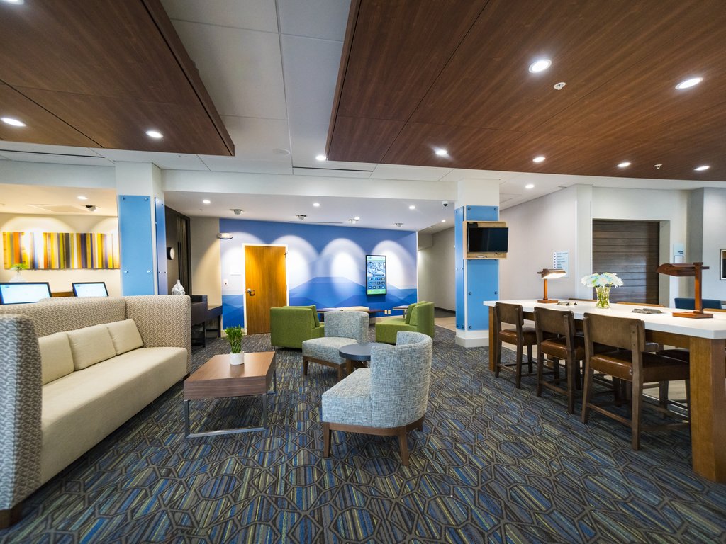 Holiday Inn Express & Suites Southaven Lobby area