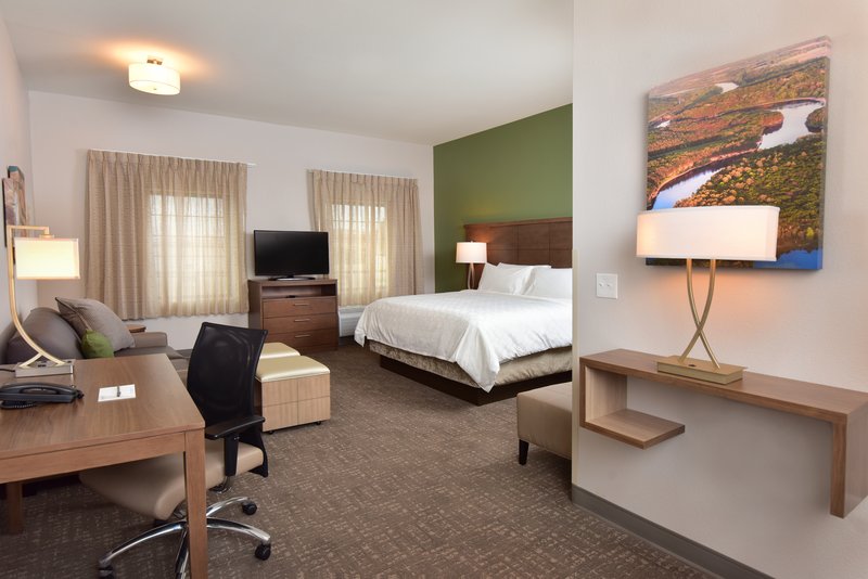 Staybridge Suites Wisconsin Dells – Lake Delton