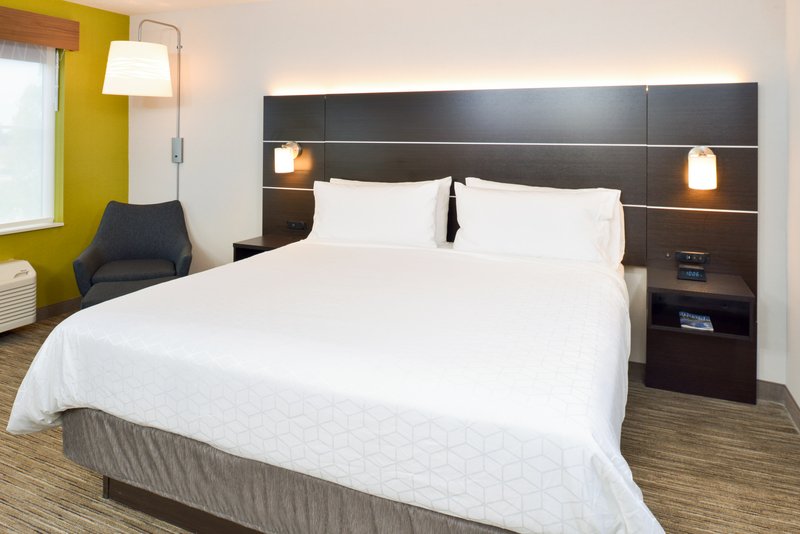 KING BED LEISURE NONSMOKING