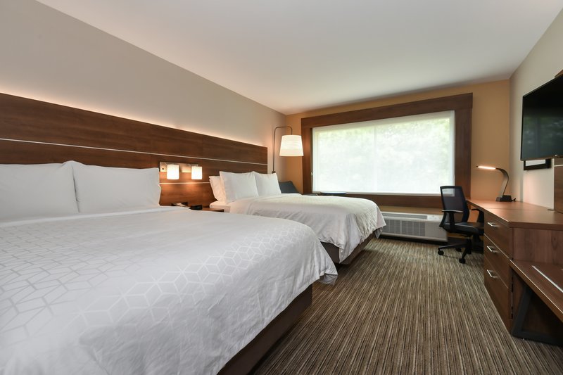 TWO QUEEN BEDS NONSMOKE