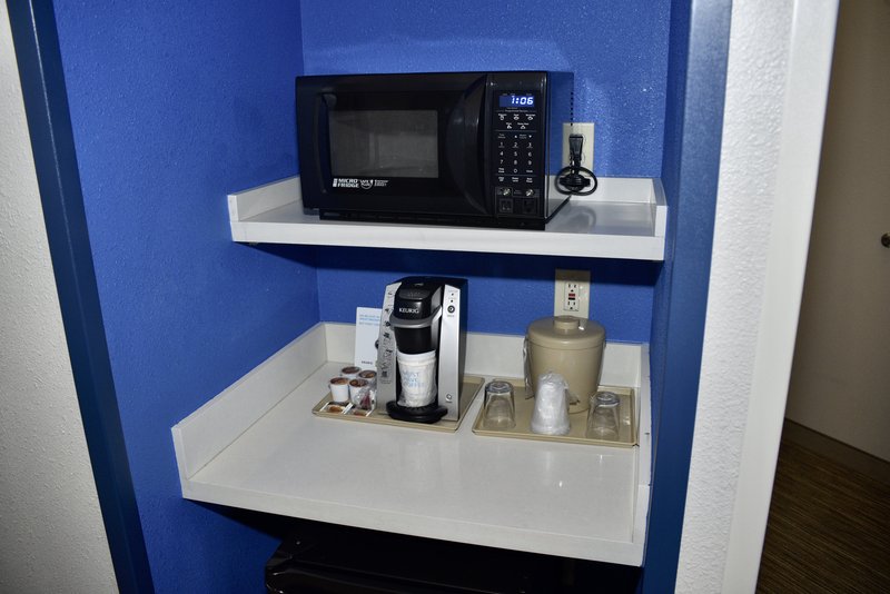HOLIDAY INN EXPRESS WINDSOR