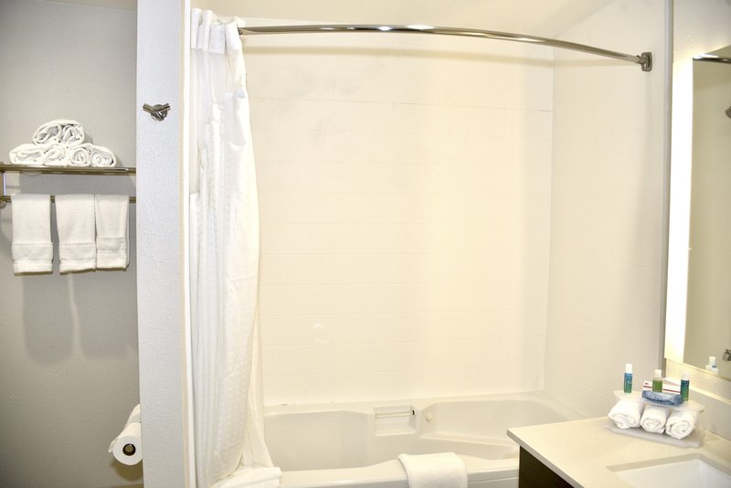 HOLIDAY INN EXPRESS WINDSOR