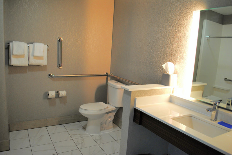 Holiday Inn Express and Suites Columbia City